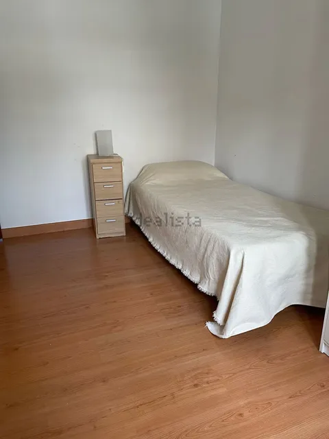 Habitació de lloguer, Manresa (2/10)