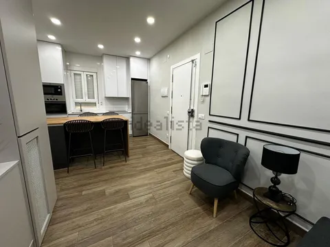 Flat 70 m² in Madrid (2/27)