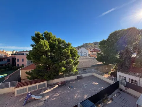 Flat 94 m² in Cadrete