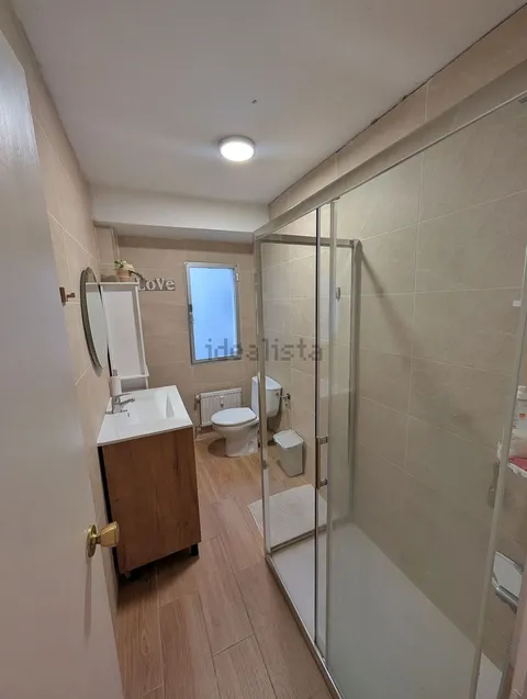 Habitació de lloguer, Madrid (3/6)