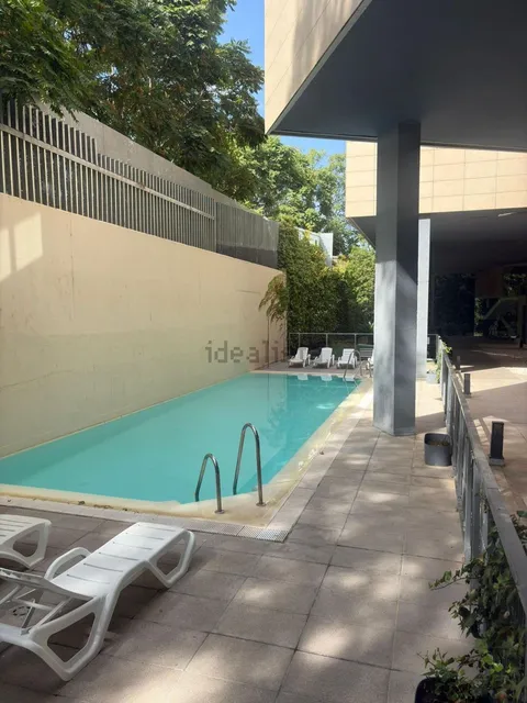 Flat 89 m² in Seville