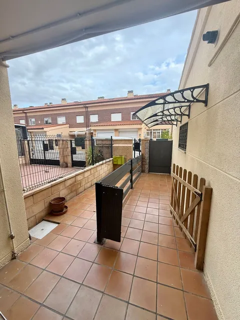 Casa de 150 m² a Alovera