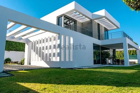 Casa de 300 m² a Estepona