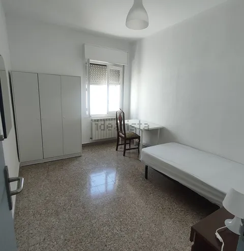 Chambre à louer, Logrogne (3/5)