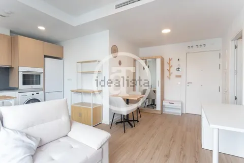 Piso de 40 m² en Sant Adrià de Besòs (3/33)