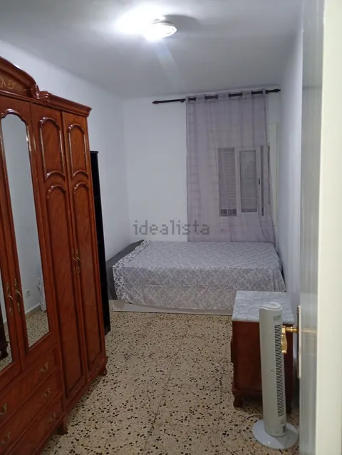 Habitació de lloguer, Santa Coloma de Gramenet (2/2)