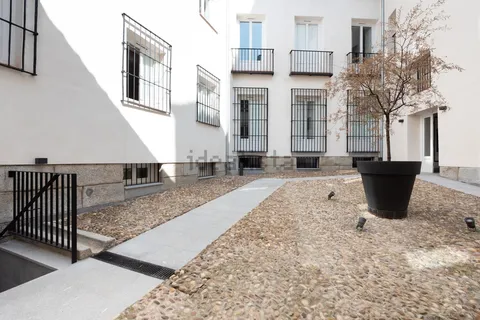 Flat 100 m² in Madrid