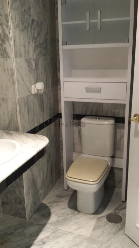 Flat 86 m² in Seville