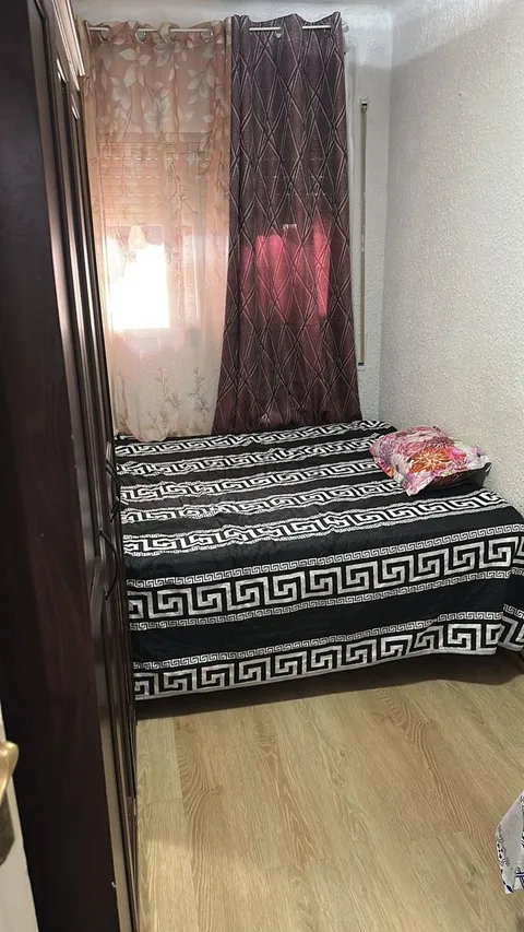 Habitació de lloguer, Badalona (3/7)