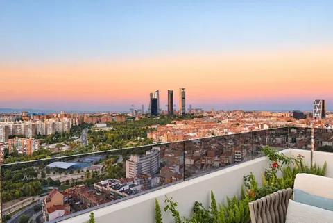 Wohnung 174 m² in Madrid