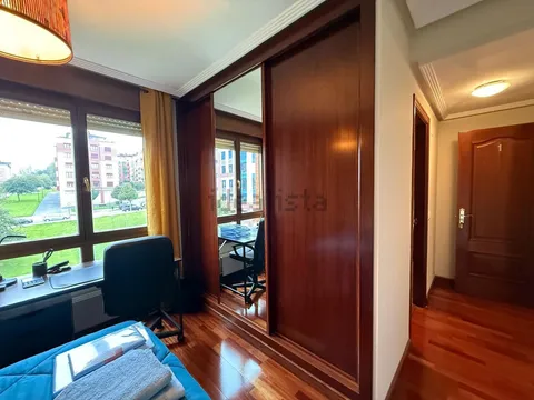 Room for rent, Oviedo (4/26)