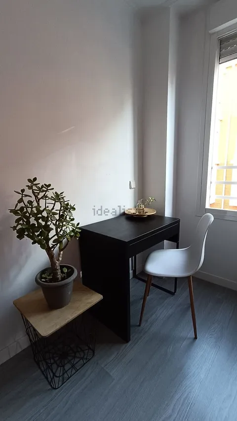 Habitació de lloguer, Madrid (3/21)