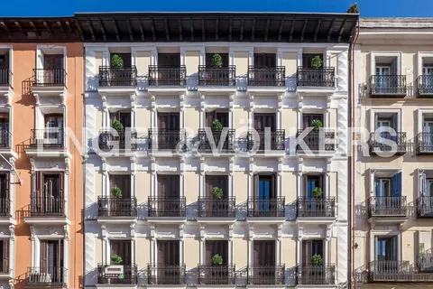 Wohnung 217 m² in Madrid