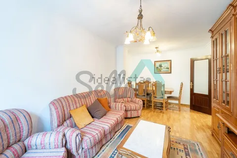 Pis de 75 m² a Oviedo