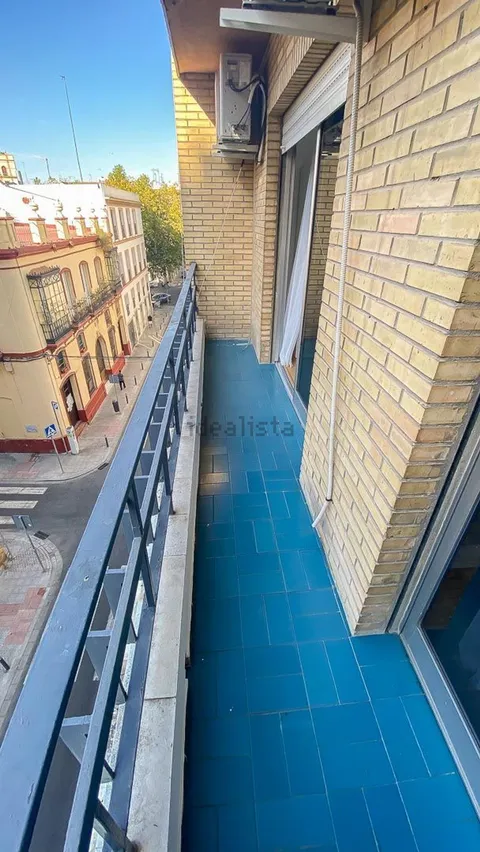 Room for rent, Seville