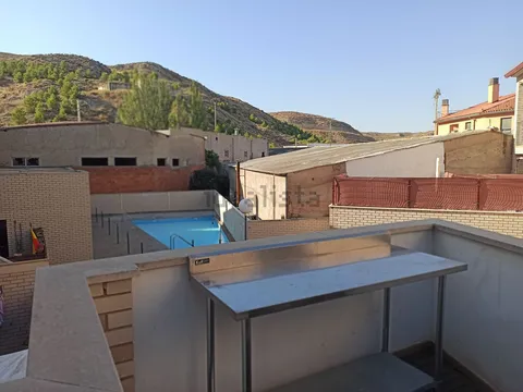 Flat 85 m² in Cadrete