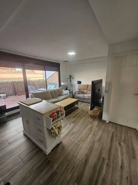 Room for rent, Madrid (2/7)