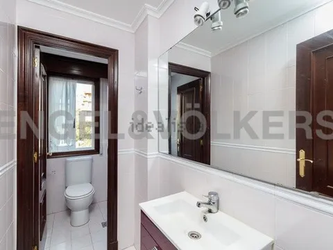 House 300 m² in Baiona