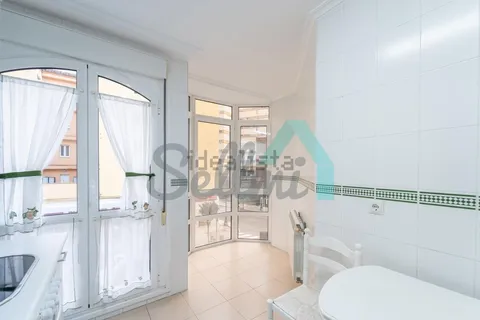 Pis de 75 m² a Oviedo