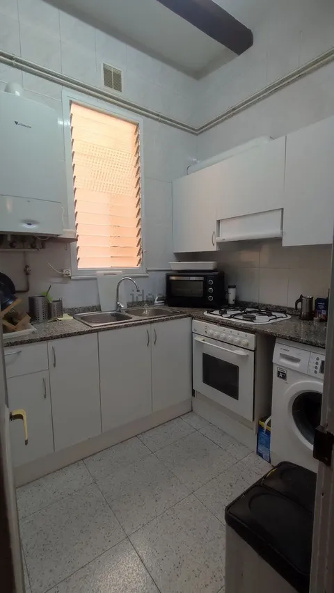 Quarto para alugar, Barcelona (4/22)