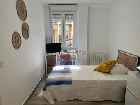 Habitació de lloguer, Madrid (3/4)