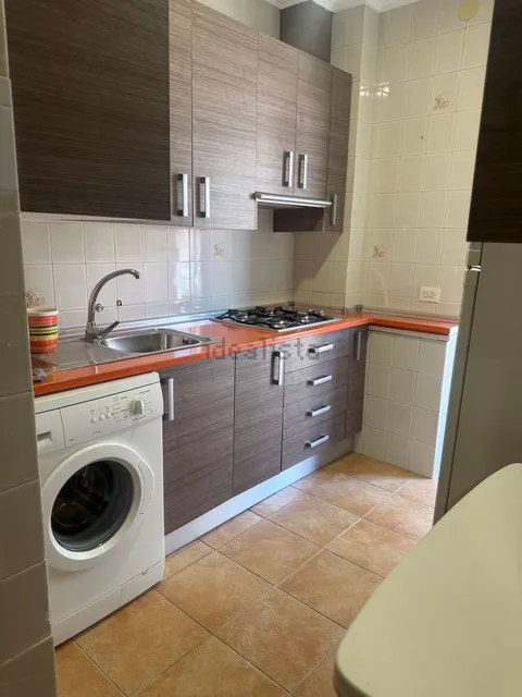 Habitació de lloguer, Baza