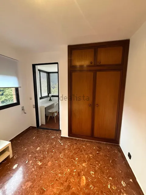 Chambre à louer, Valence