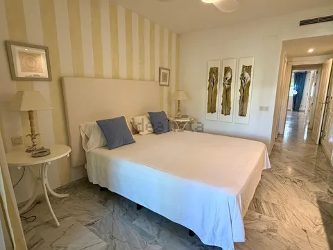 Pis de 198 m² a Estepona