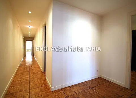Pis de 230 m² a Oviedo