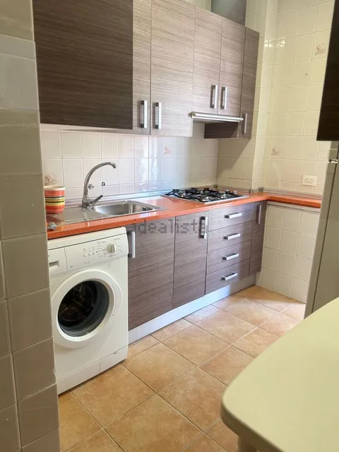 Habitació de lloguer, Baza