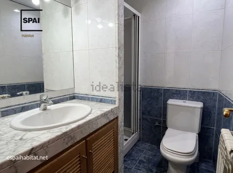 Flat 110 m² in Centelles