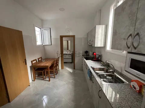 Room for rent, Barcelona (4/23)