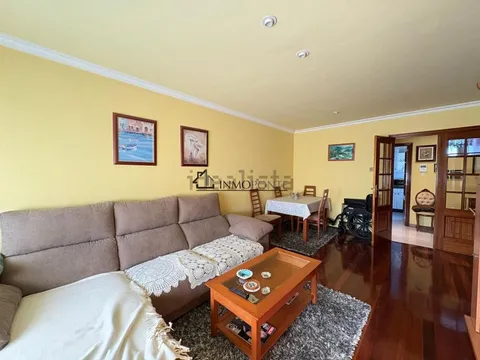 Flat 90 m² in Marín