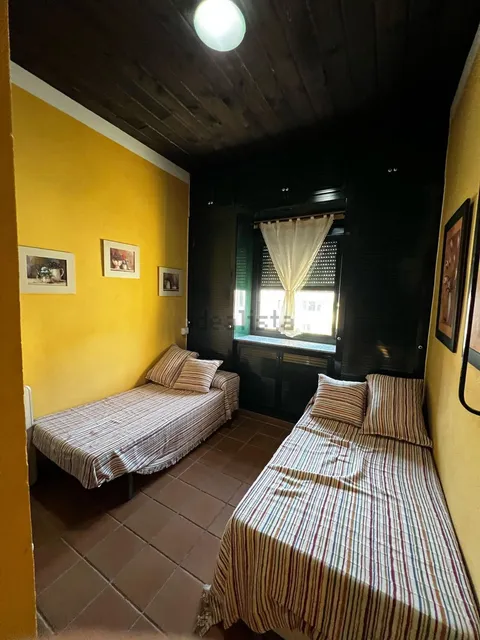 Habitació de lloguer, Almonte