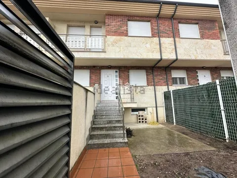 Casa 222 m² a Villares de la Reina