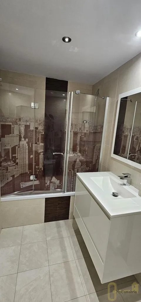 Flat 77 m² in Santander