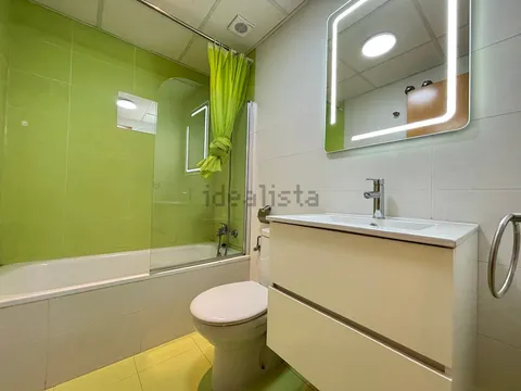 Flat 94 m² in Cadrete