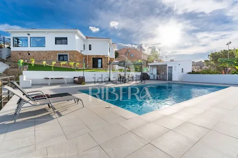 Casa de 271 m² en Chiva