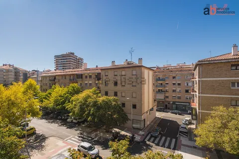 Pis de 98 m² a Pamplona