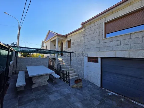 Casa de 200 m² a Ponte Caldelas