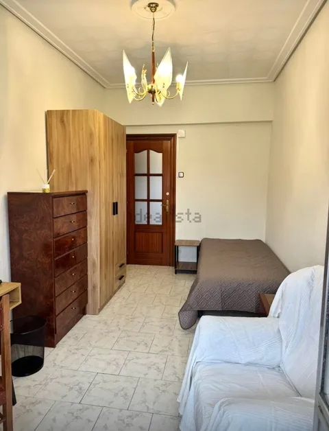 Habitació de lloguer, Torrelavega
