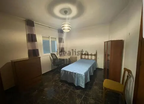 Piso de 90 m² en Granada