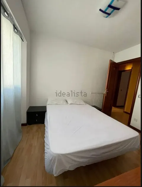 Habitació de lloguer, Madrid (2/2)