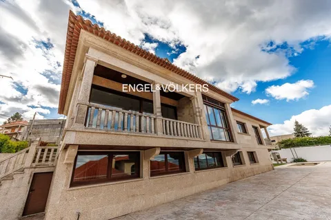 Casa 425 m² a Vigo (2/79)