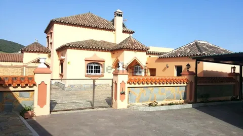 Casa de 250 m² a Casares (2/44)