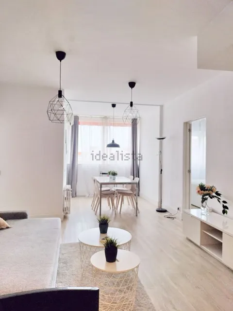 Flat 100 m² in Madrid (2/9)
