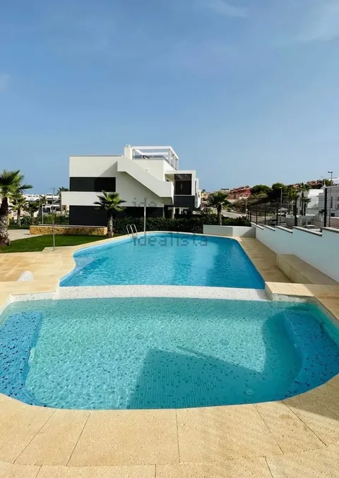 Casa de 80 m² a Oriola