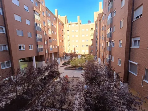 Flat 100 m² in Madrid