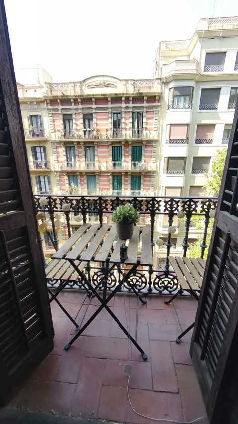 Room for rent, Barcelona (3/16)
