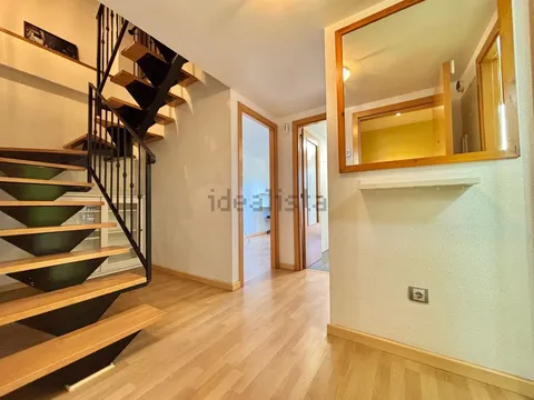 Flat 94 m² in Cadrete